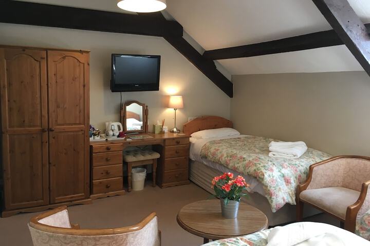 Room 2 of 46