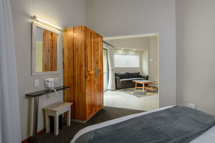 Room 8 of 156