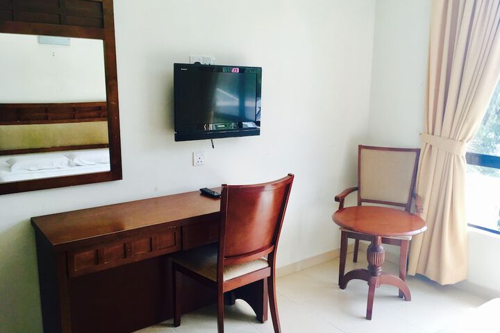 Room 14 of 38