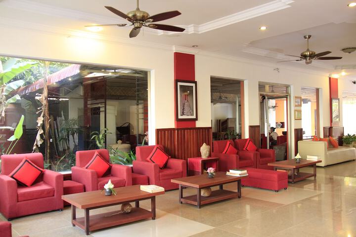Hotel Lobby