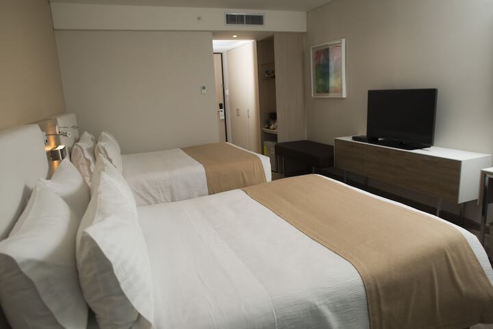 Room 14 of 103