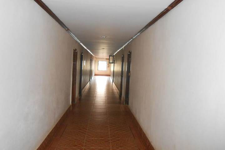 Ballroom/Hall 12 of 13
