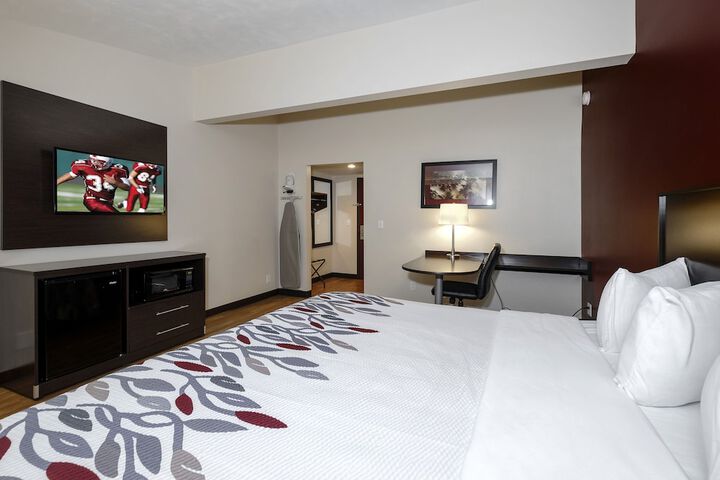 Room 9 of 32