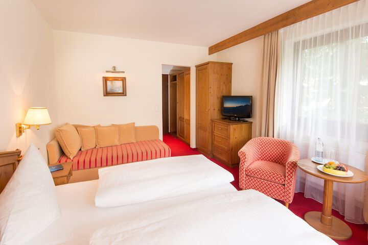Room 4 of 24