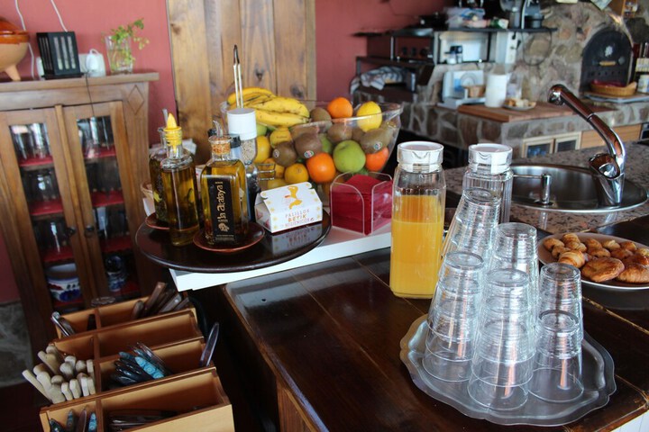 Breakfast/Coffee Service 25 of 47