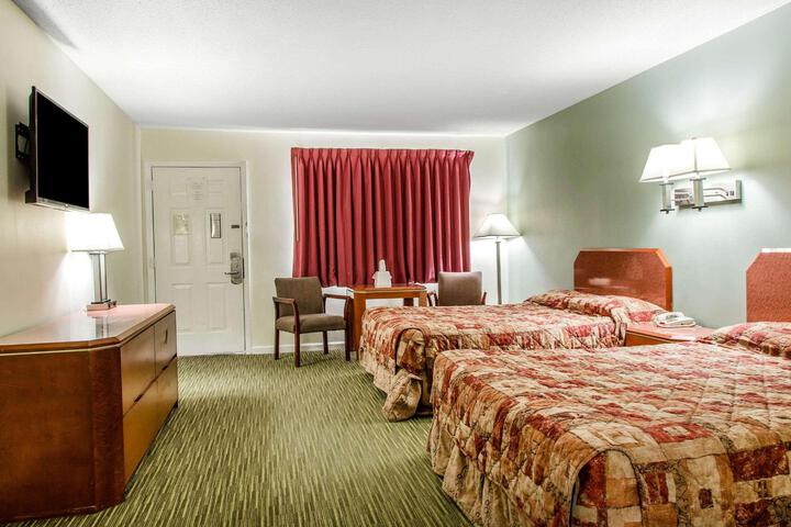 2 Queen Beds Accessible (2 of 6)