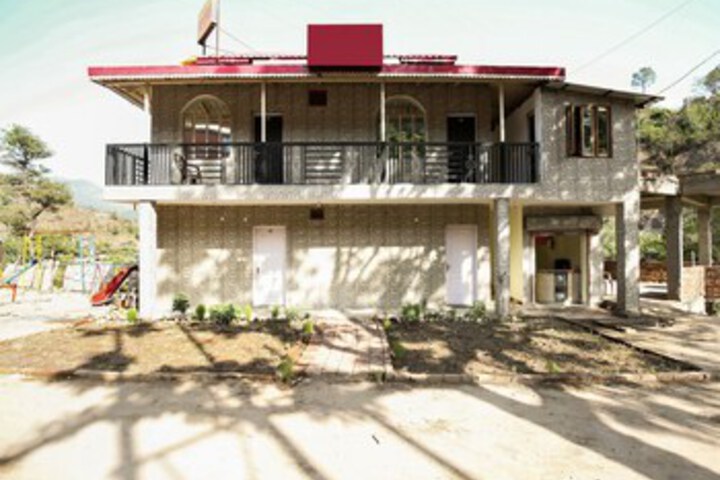OYO 13538 Home 1RK Parwanoo