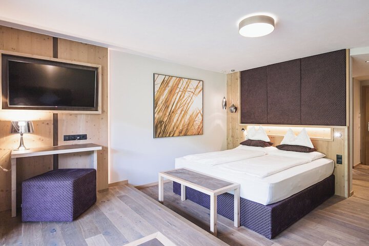 Room 9 of 130