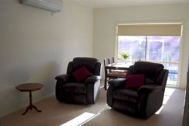 Room 6 of 13