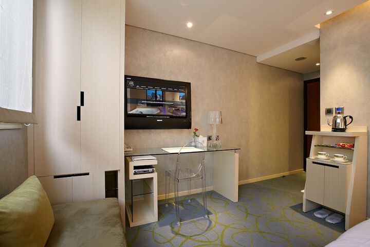 Room 15 of 56