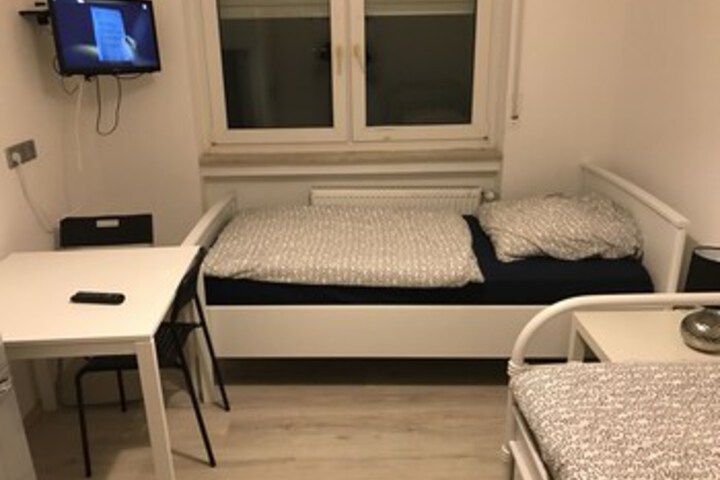 Room 7 of 13