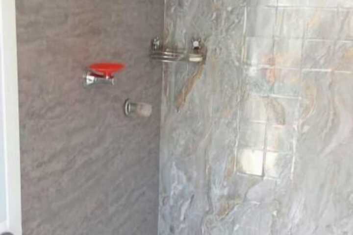 Room 14 of 25