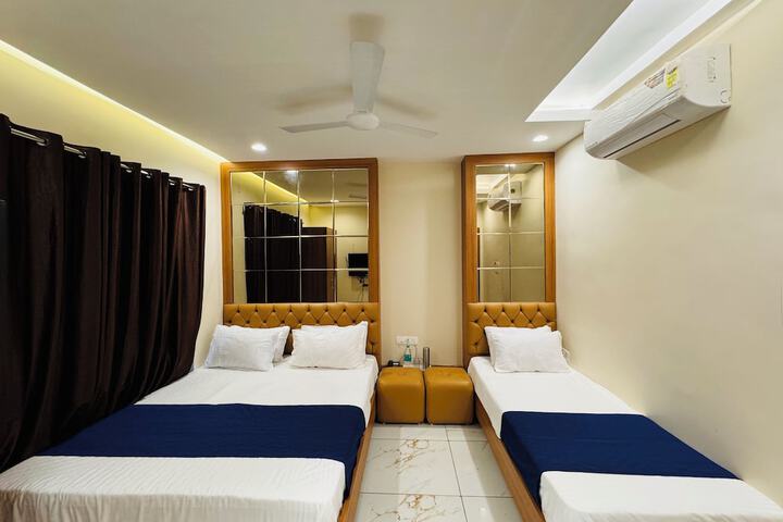 Room 17 of 38