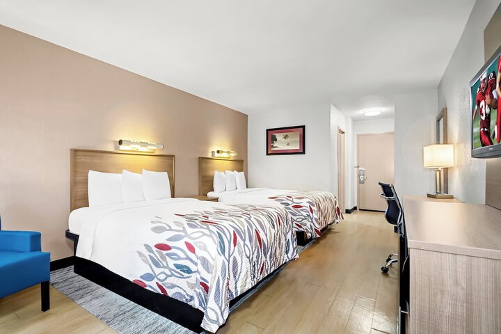 2 Double Beds (10 of 11)