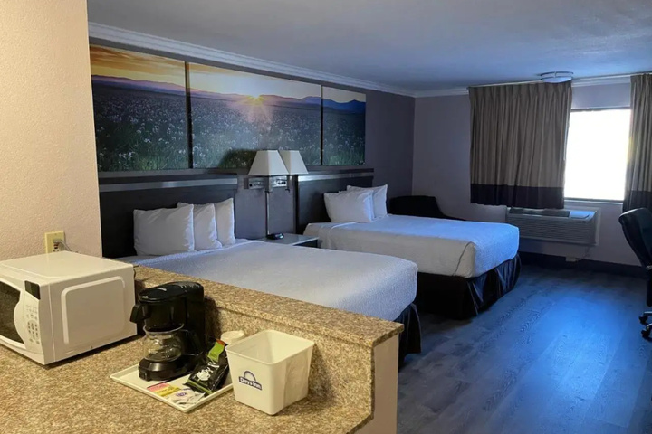 Room 6 of 19