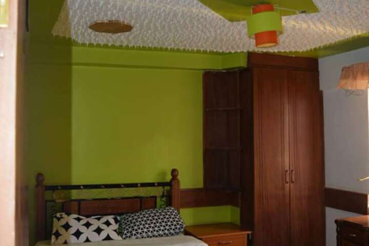 Room 10 of 20