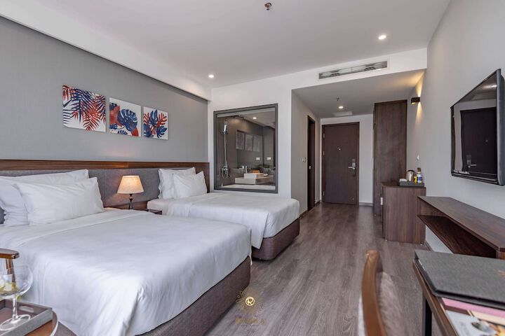 Room 38 of 100