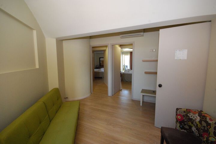 Room 34 of 67