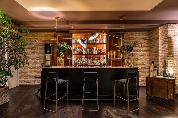 Lounge 58 of 78