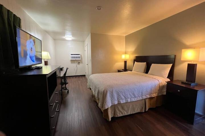 Room 13 of 23