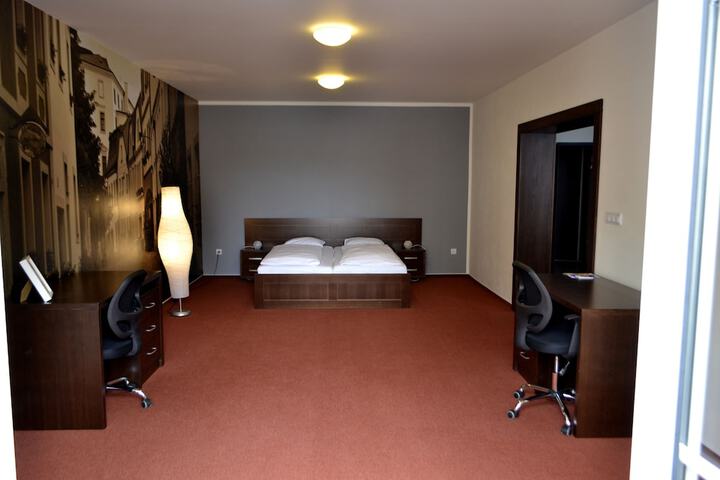 Room 12 of 60