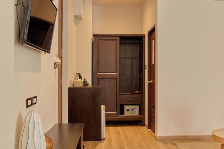 Room 32 of 88
