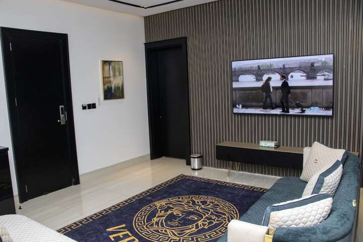Room 25 of 46