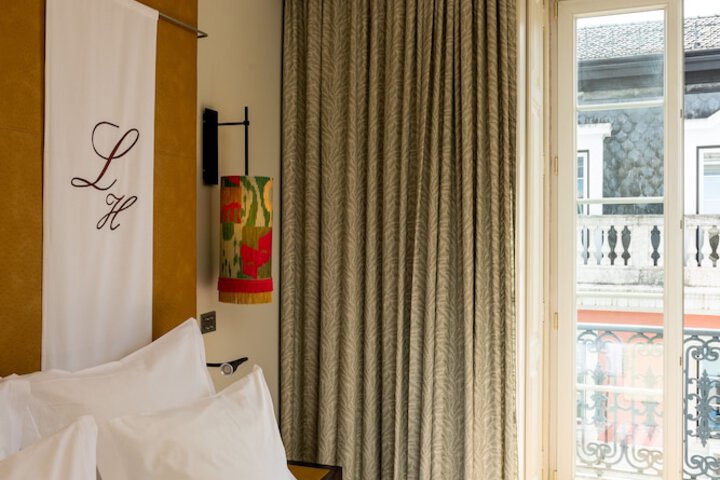 Room 8 of 36