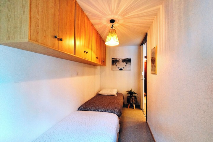 Room 2 of 15