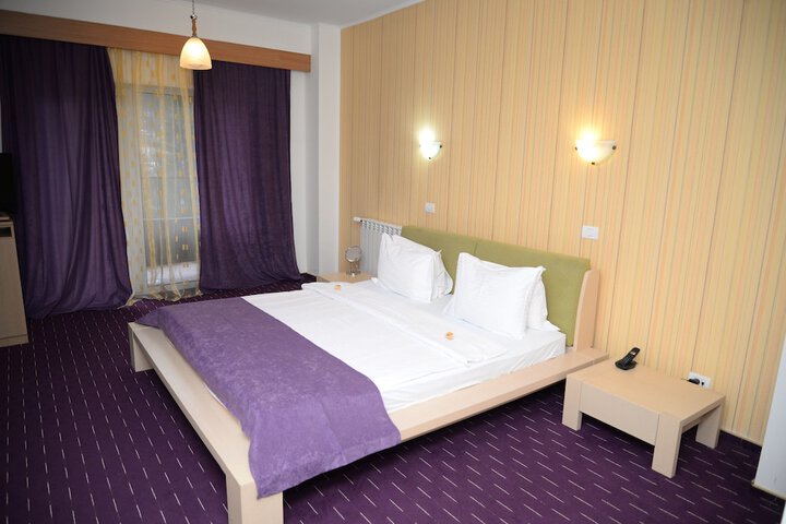Room 11 of 41