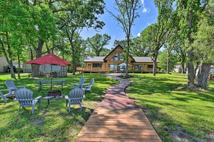 Spacious Pearl Lake Retreat w / Yard & Private Dock
