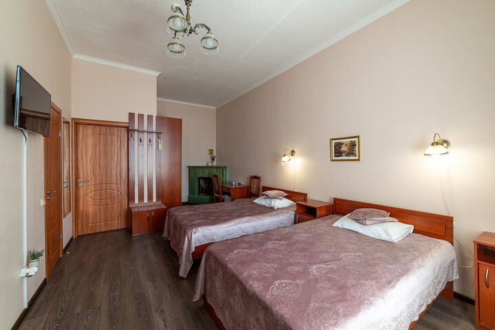 Room 169 of 176