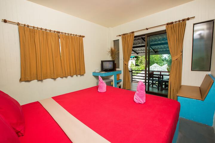 Room 10 of 83