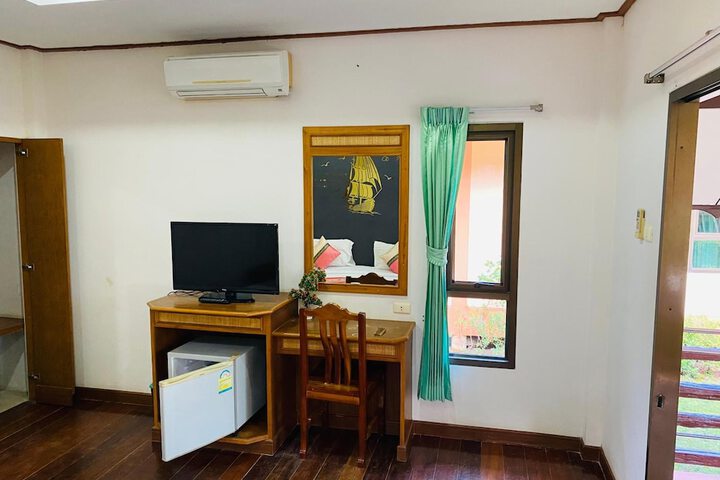 Room 13 of 64