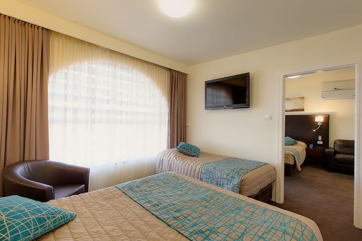 Room 2 of 56