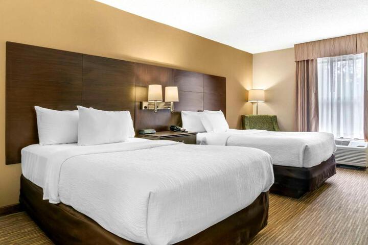 Standard Room, King or Two Doubles (1 of 6)