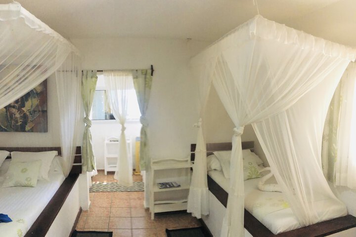 Room 10 of 48