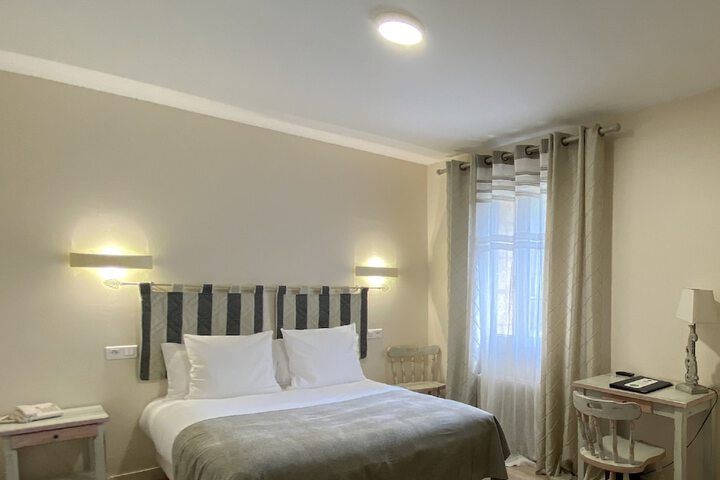 Room 10 of 30