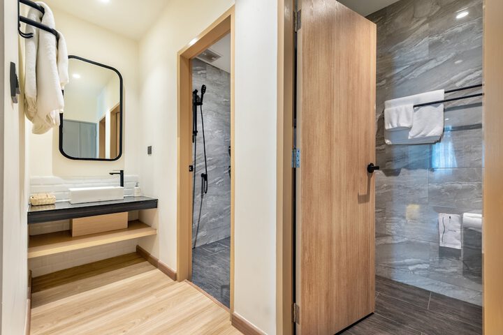 Room 15 of 90