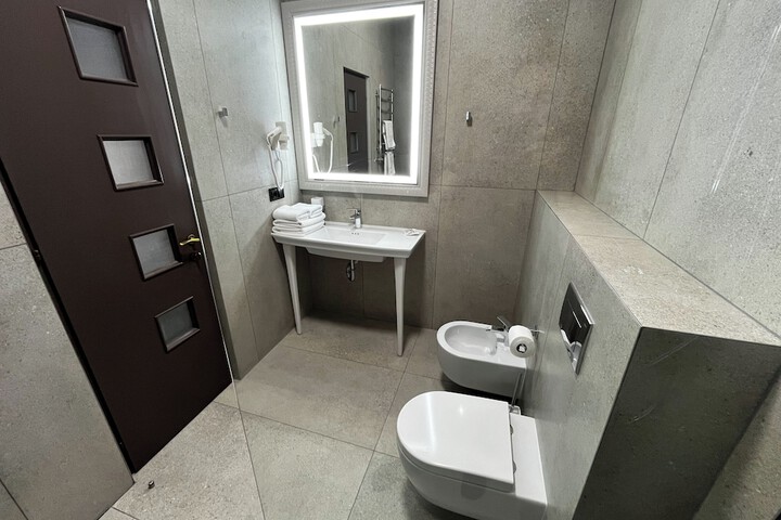 Room 63 of 81