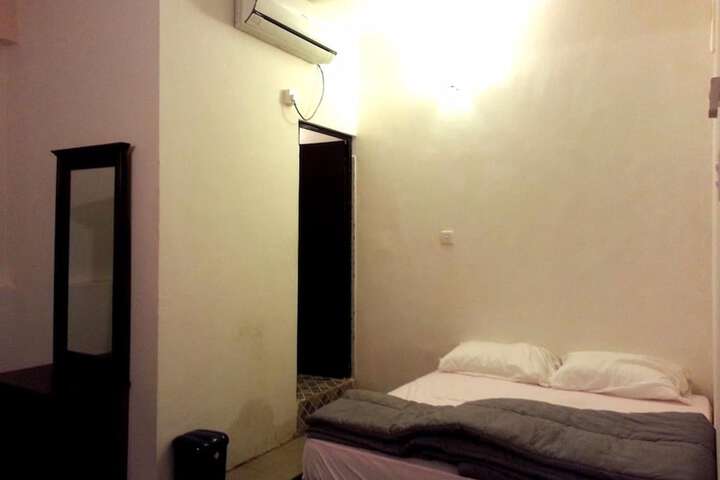 Room 45 of 70