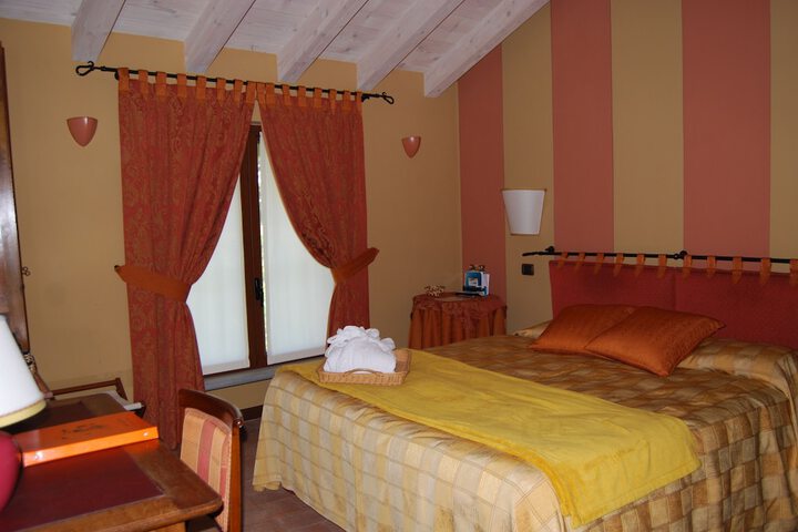 Room 7 of 35