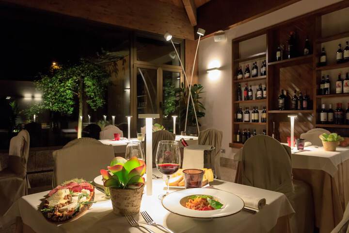Dining Photos