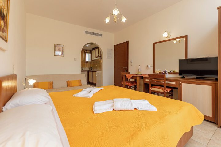 Room 7 of 90