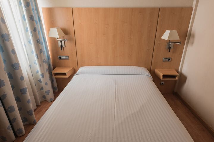 Room 5 of 34