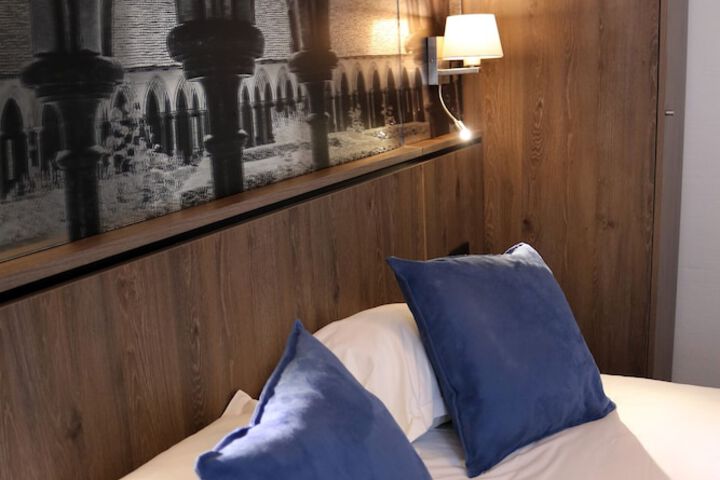 Room 21 of 53