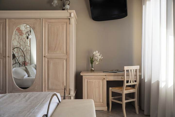Room 15 of 51