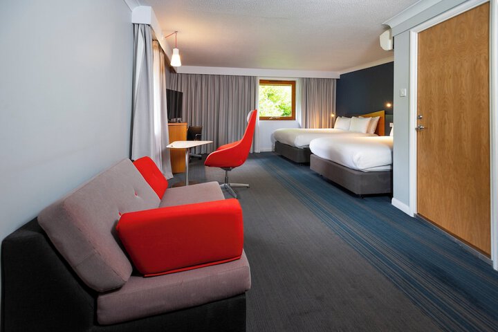 Room 16 of 46