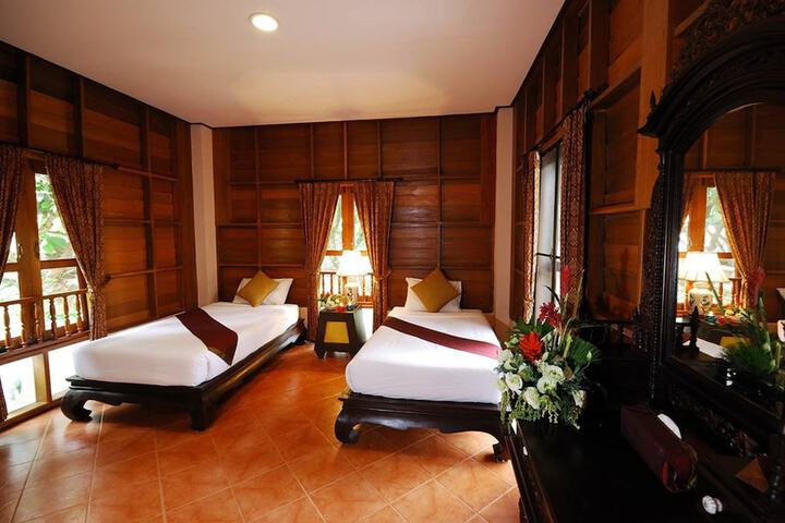 Room 28 of 97