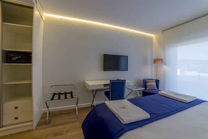 Room 9 of 40